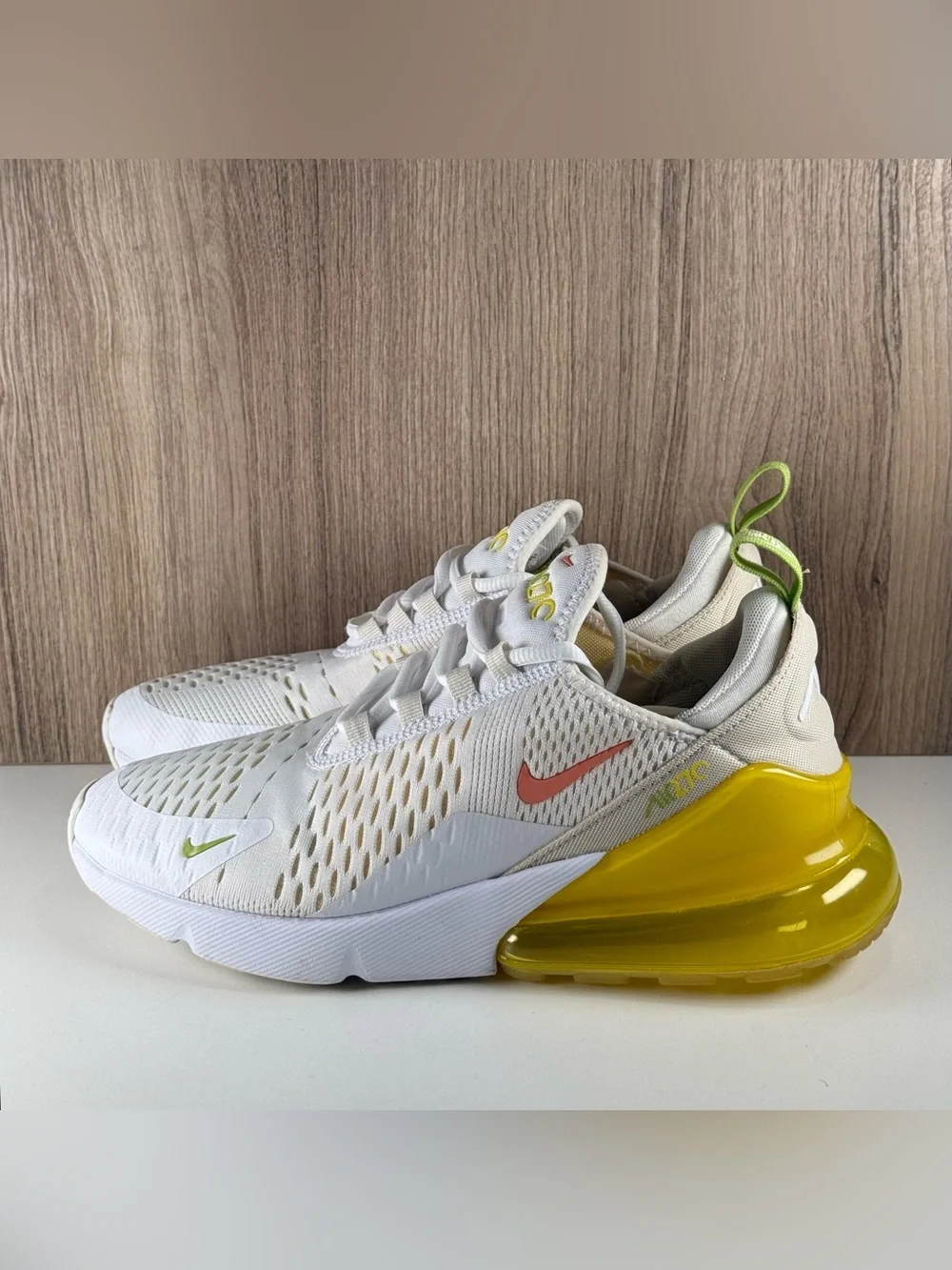 Nike Air Max 270 White Yellow Strike Shoes DV2184-100 Women’s Size 8